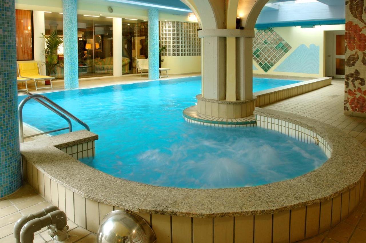 Hotel Ferrari Сальсомаджоре-Терме Екстер'єр фото